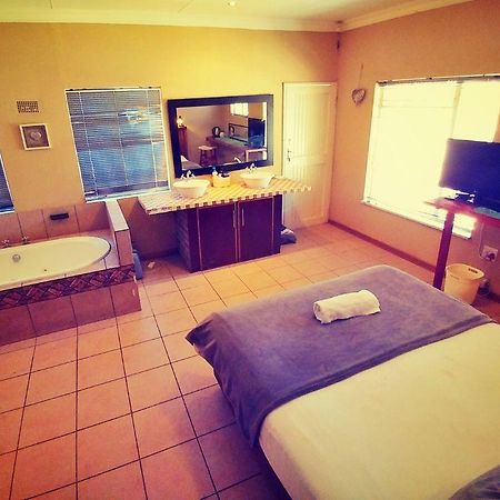 A & R Guesthouse Bloemfontein Eksteriør bilde